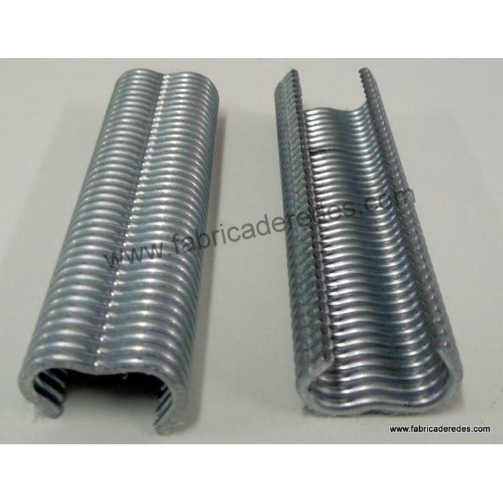 Grampo  A18 verde plastificado