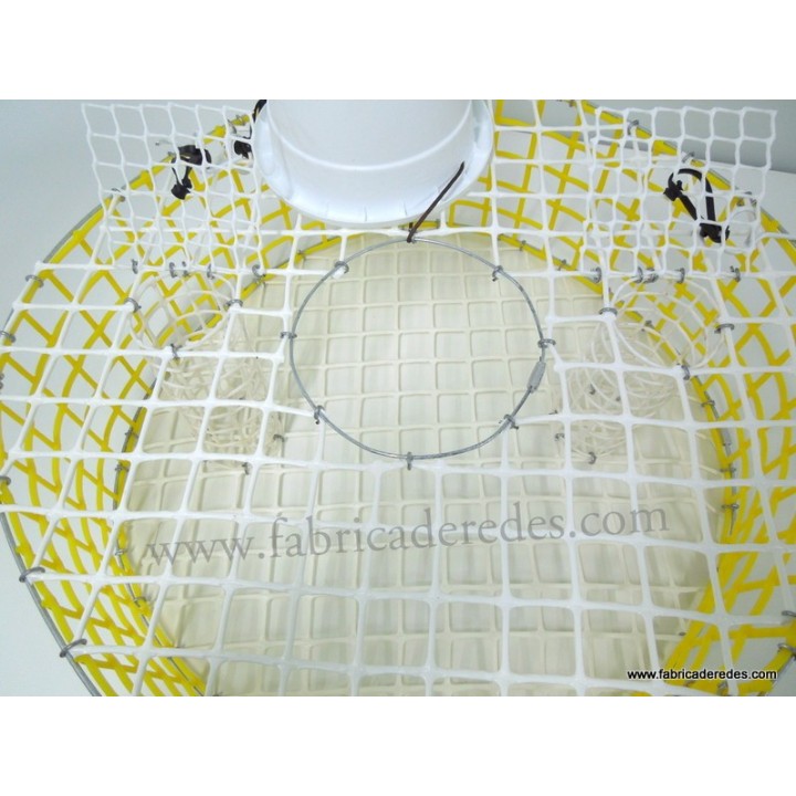 Nasa pulpo chata amarilla y blanca