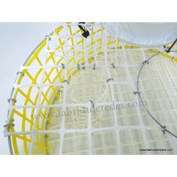 Nasa pulpo chata amarilla y blanca