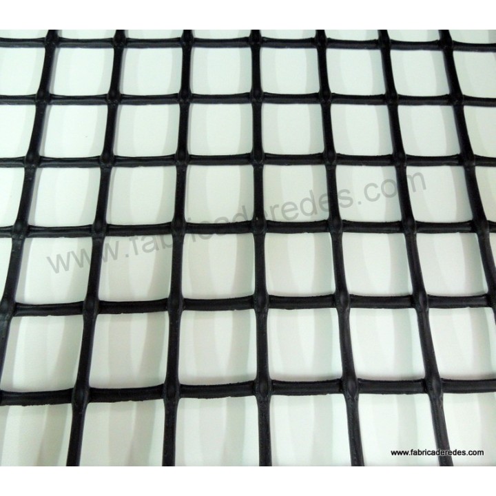 MALLA PLASTICA CUADRADA NEGRA 3CM X 3CM 750 GRAMOS