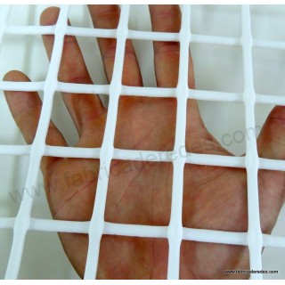 White square plastic mesh 3cm x 3cm 750 grams