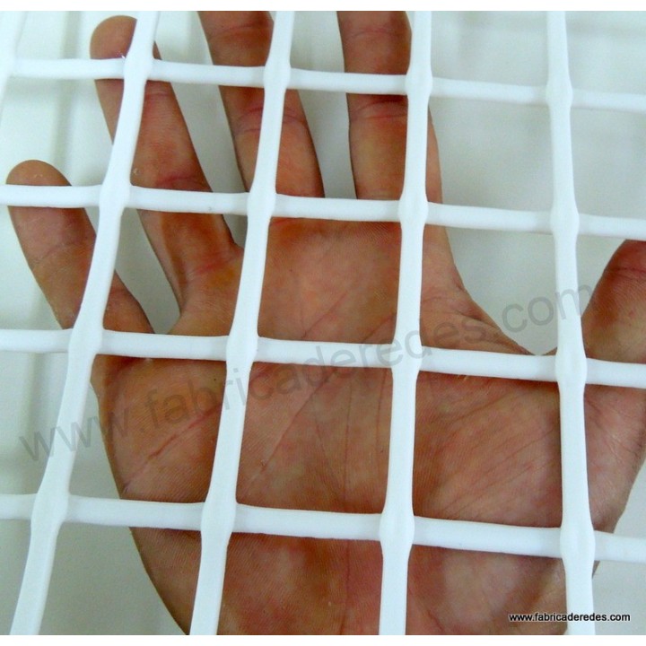 White square plastic mesh 3cm x 3cm 750 grams