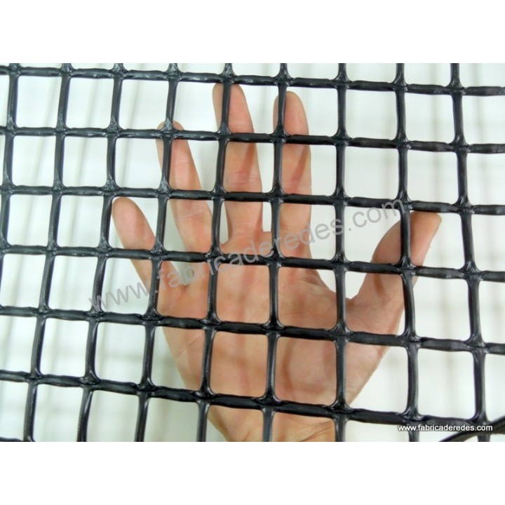 Malla cuadrada NEGRA 2,5cm x 2,5cm 650 gramos