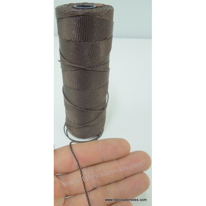 Hilo nylon 210/36 (1110) MARRON