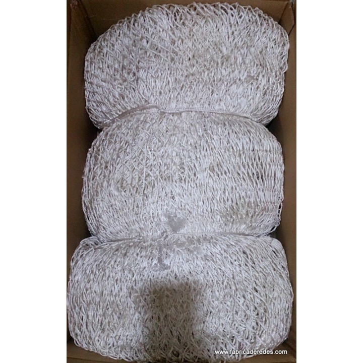 Red protección en escaleras como en parques de vuelo  y campos de golf