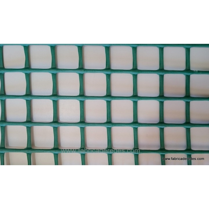 Reinforced plastic mesh used for the assembly of fishing pots.