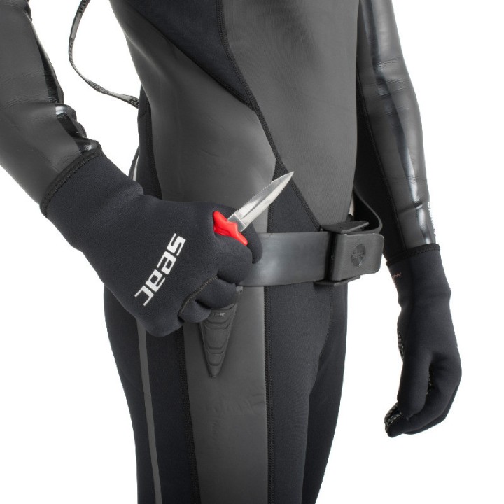 Samurai Knife: Diving Precision and Resistance