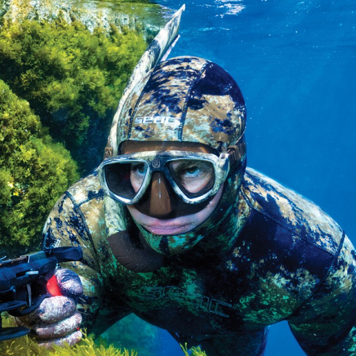 Extreme Camo Glasses: Visibility and Style for Snorkeling