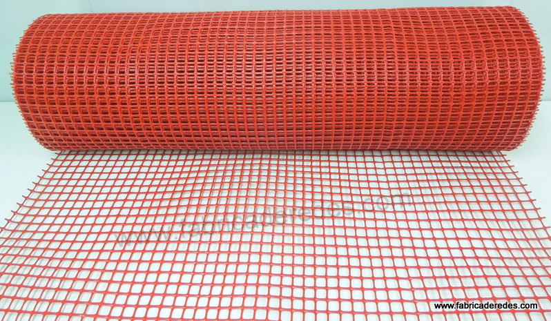 Malla 1,8cm x 1,8cm color rojo 620g