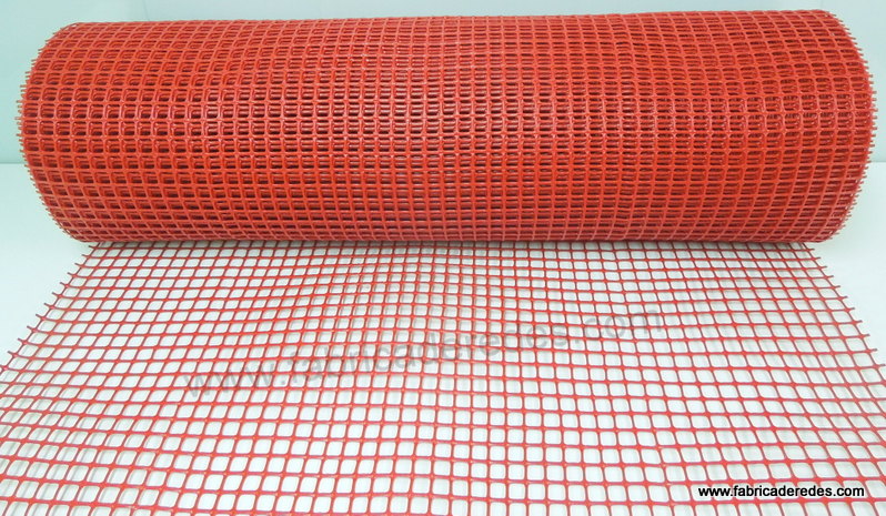 Malla 1,8cm x 1,8cm color rojo 620g
